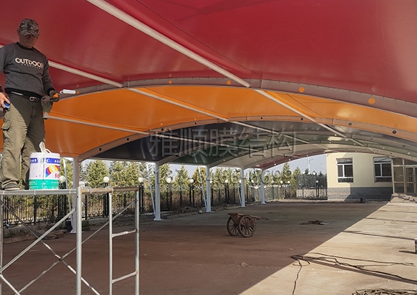 膜結構遮陽棚-河北圍場御道口牧場幼兒園交付使用